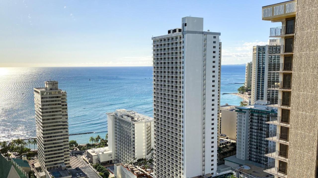 The Makai Suite At The Waikiki Banyan Honolulu Bagian luar foto
