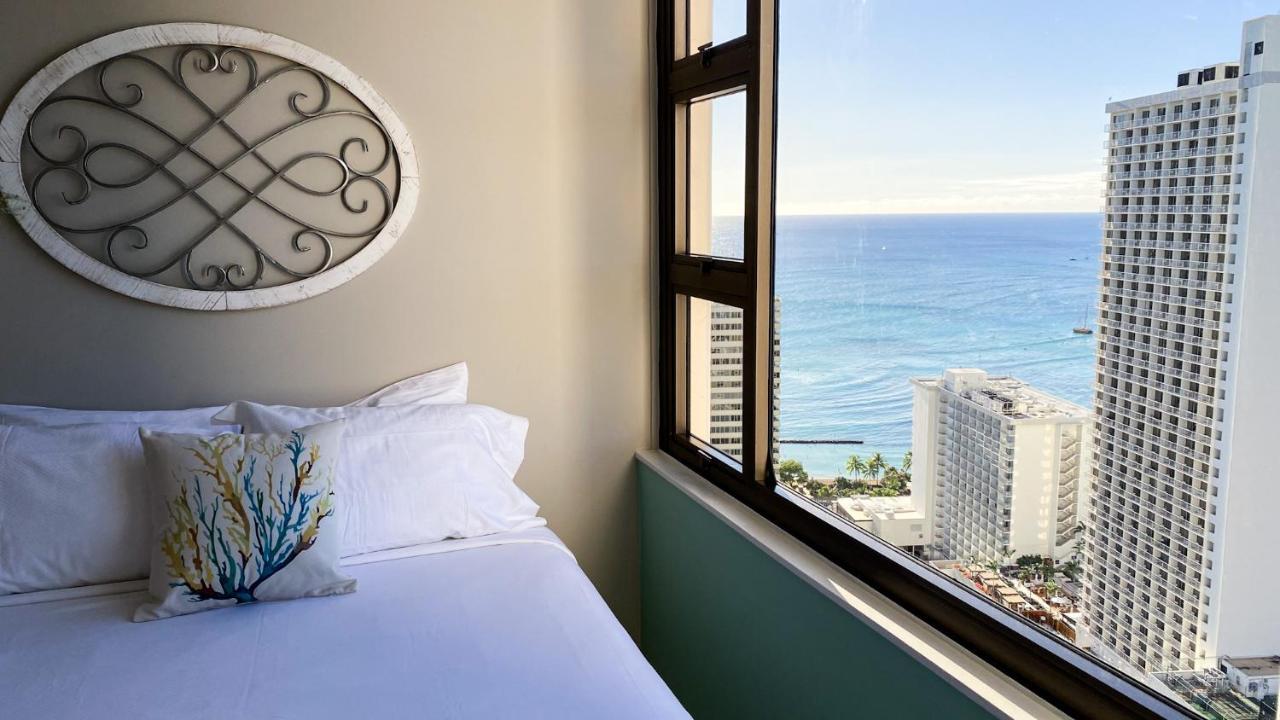 The Makai Suite At The Waikiki Banyan Honolulu Bagian luar foto
