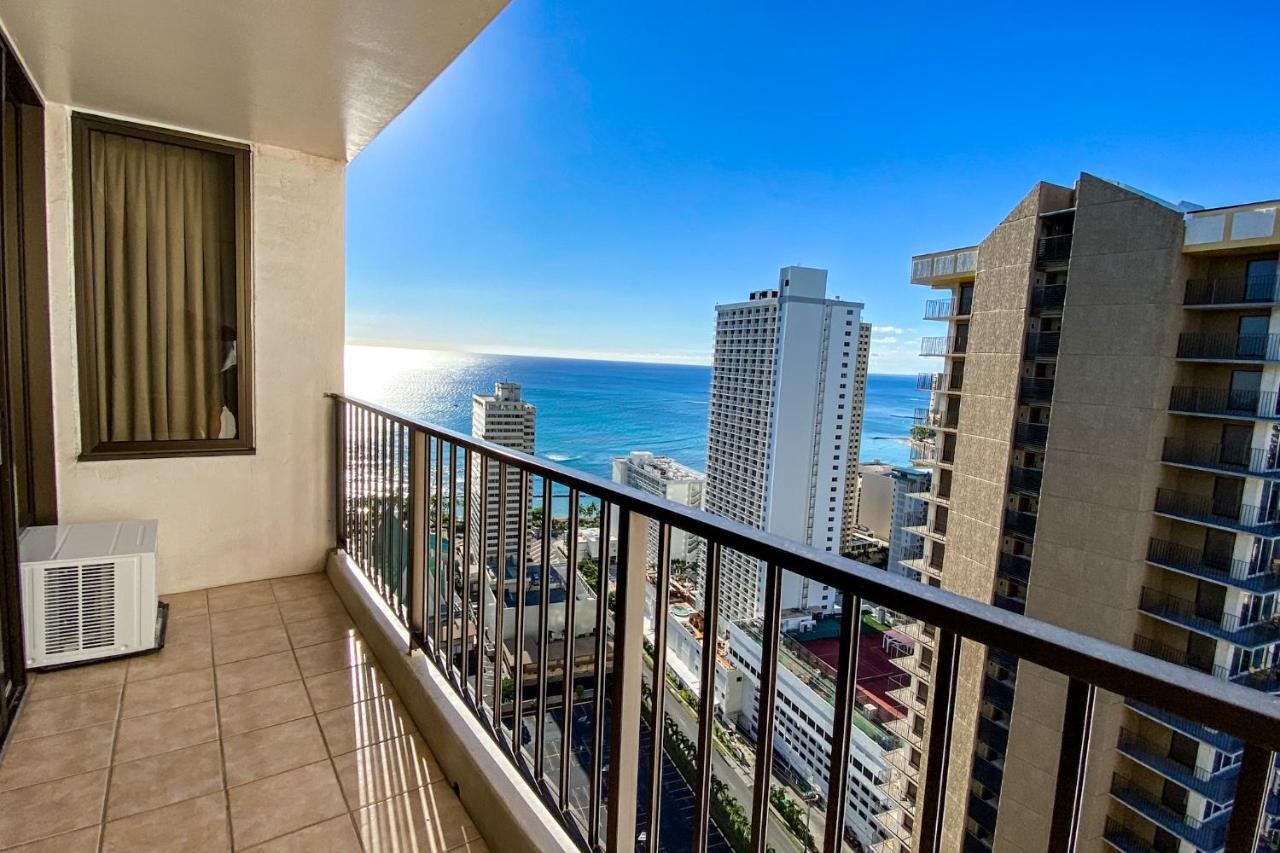 The Makai Suite At The Waikiki Banyan Honolulu Bagian luar foto