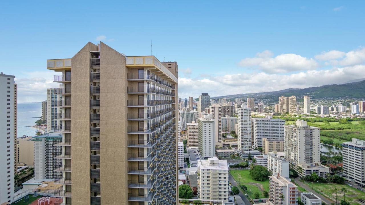 The Makai Suite At The Waikiki Banyan Honolulu Bagian luar foto
